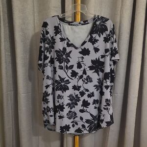 BloomChic Black Floral Short Sleeve Top
